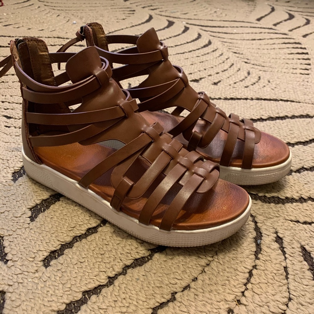 MIA Gladiator brown strapless sandals